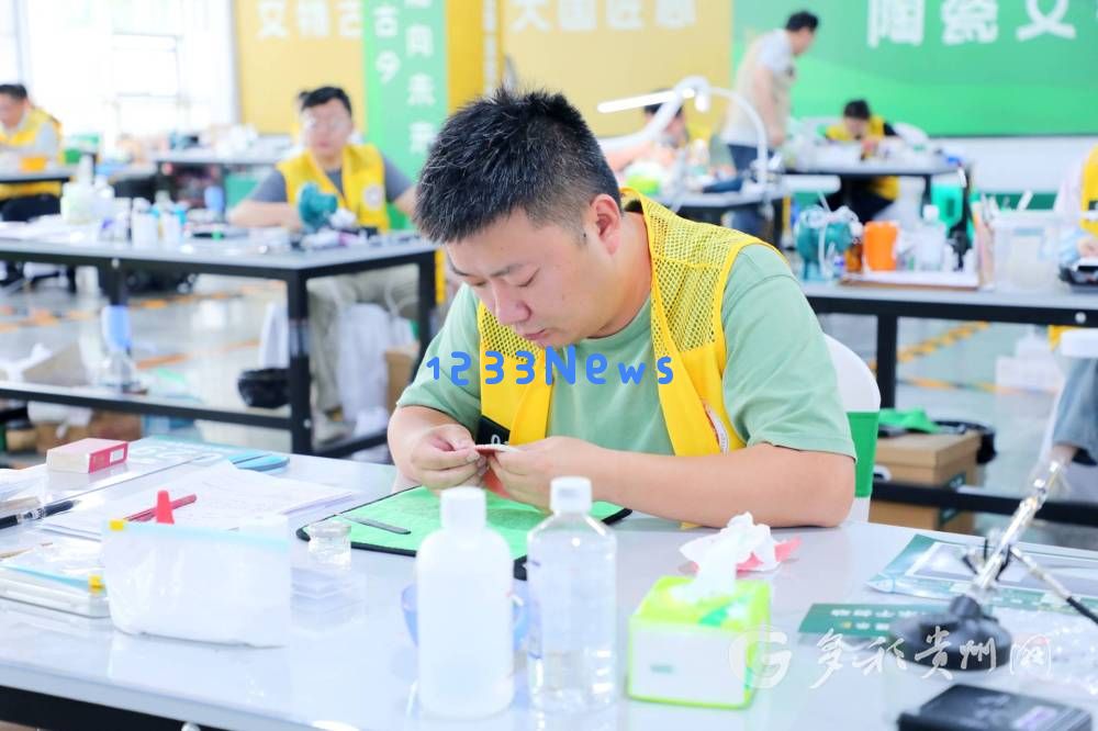 贵州省博物馆“文物医生”在四川展技艺，荣获全国比赛三等奖的佳绩