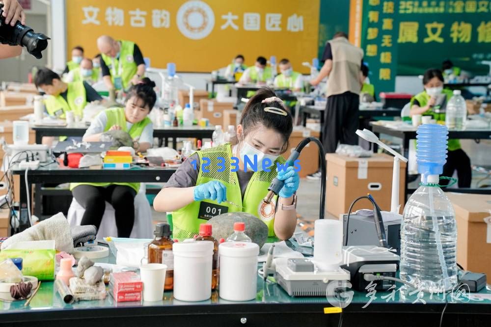 贵州省博物馆“文物医生”在四川展技艺，荣获全国比赛三等奖的佳绩