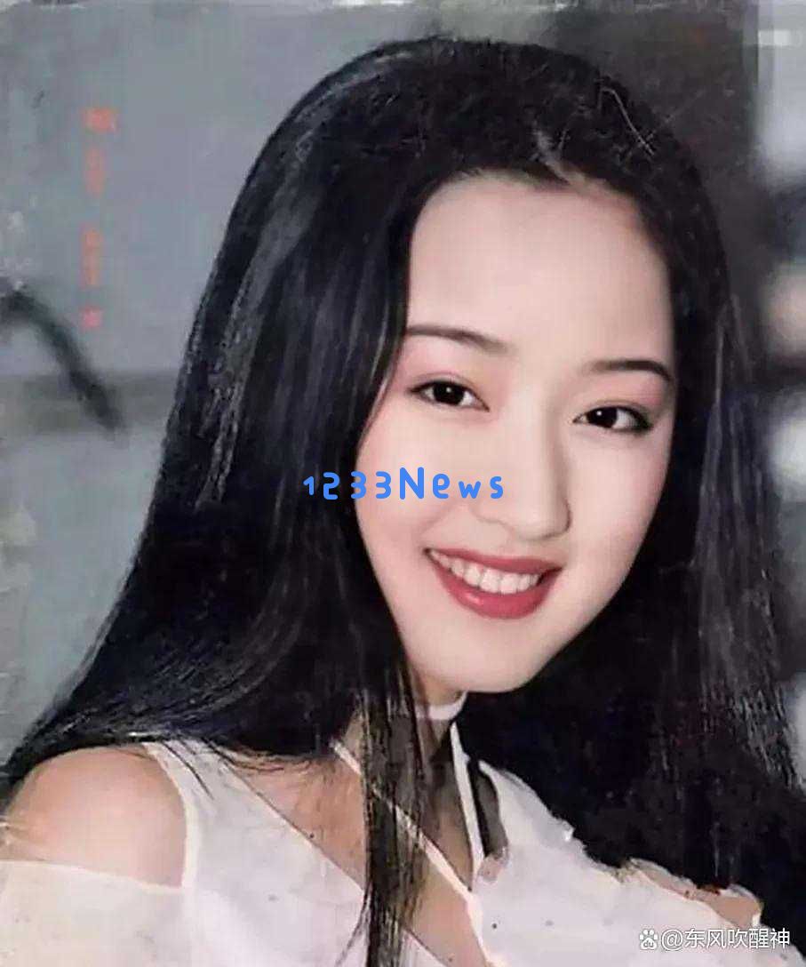 杨钰莹优雅气质与楚玲带货风格对决，谁是观众心中的真正女神