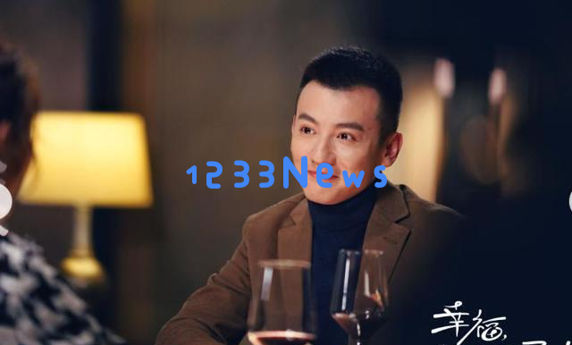 在法律的舞台上展现精湛演技，演员虽身高不足且年近五十却依然独身！