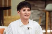 知名主持人维嘉在沉寂两年后重返荧屏，48岁独特状态引发广泛关注