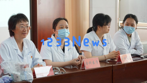 “在家附近设置专家门诊，为您提供更便捷的医疗服务！”