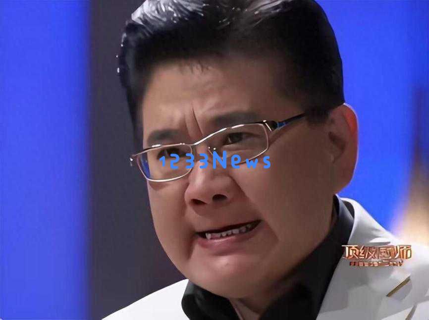 白玉兰颁奖典礼尴尬瞬间曝光！曹可凡试图抢C位，获奖者被无视的丑闻引发热议