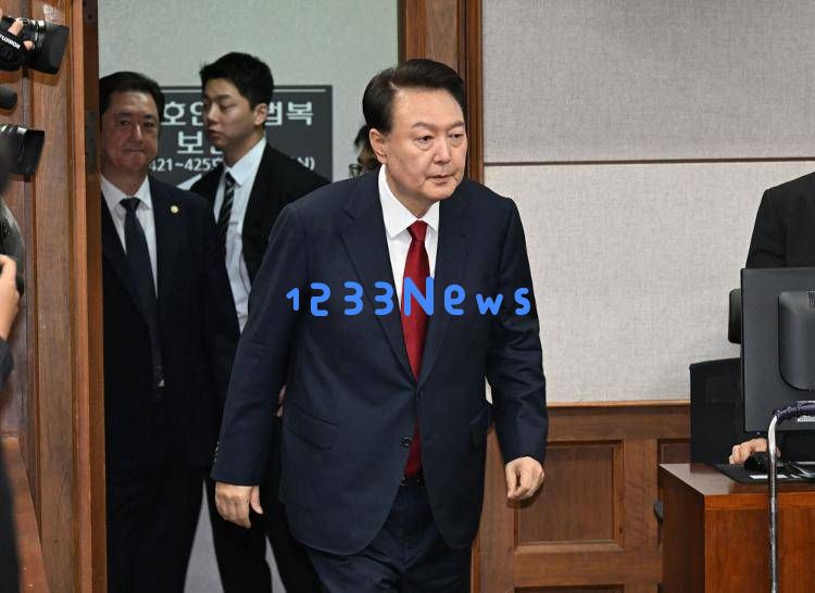 韩国检方对尹锡悦提请逮捕涉嫌多项严重罪名引发关注