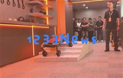 在杭州体验机器人购买新方式，首家“机器人4S店”如期开门迎客，犹如购车般便捷