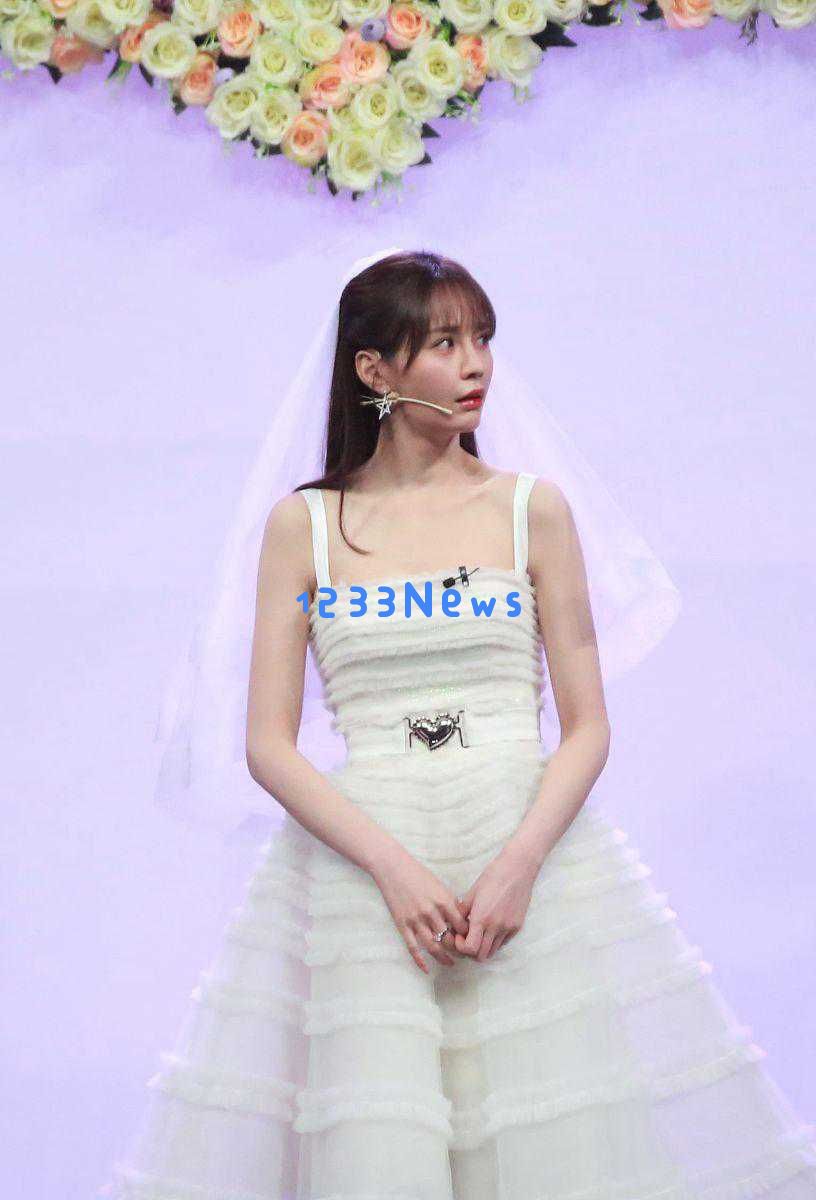 单依纯与沈梦辰温馨互动引发热议：新生代明星的真实魅力为何越来越受欢迎？