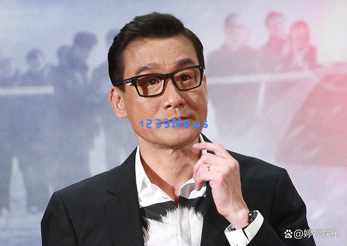 王嘉尔回应印度主持人言论引发热议，何猷君的评价被大家认可并信任