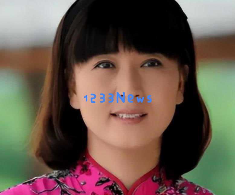国民媳妇闫学晶，51岁迎来奶奶生活，45岁时又添二胎，这背后有何故事？