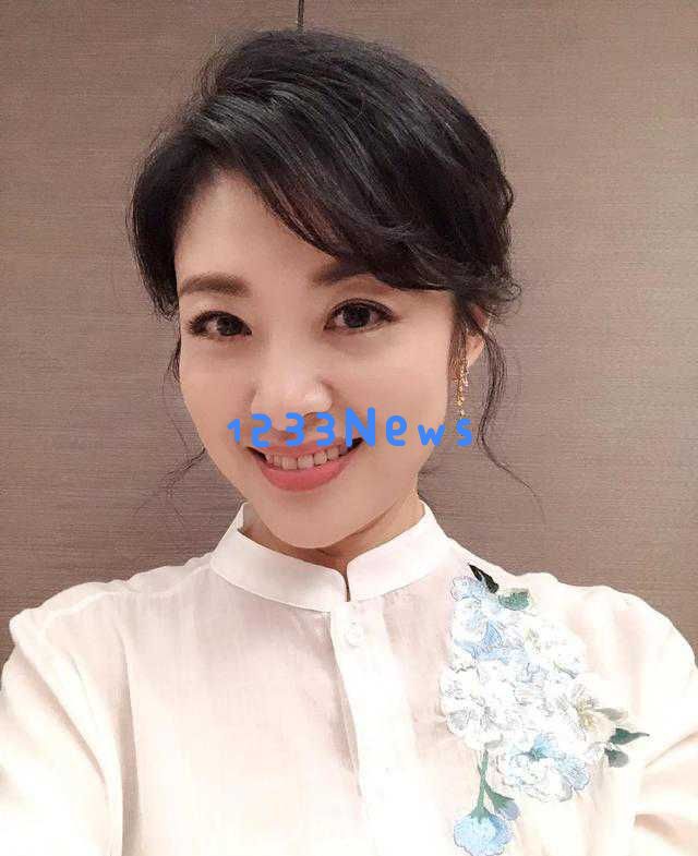 周涛与春晚旧友同台重聚，优雅气质如昔，网友感叹岁月如梭
