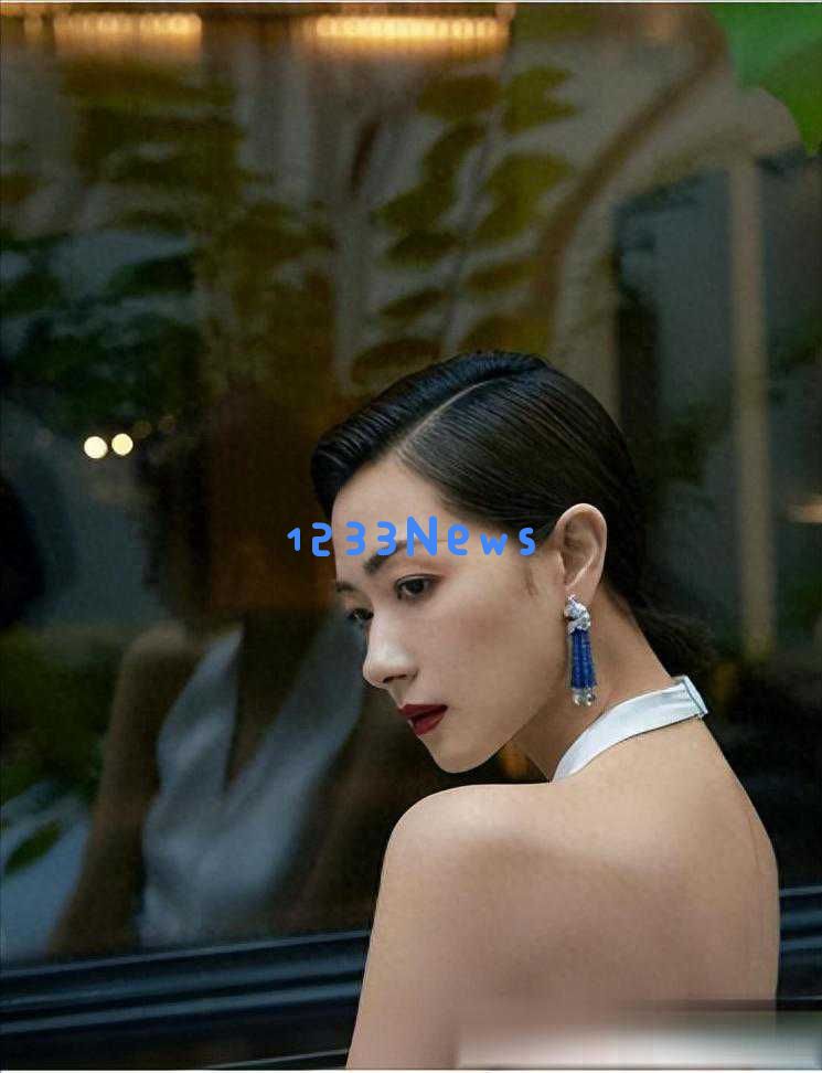 重磅回归！41岁万茜风姿绰约，娱乐圈新一代清流女神再度点燃激情