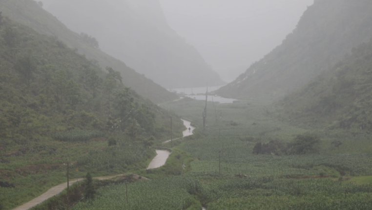 百色隆林水淹坝险情频发，当地迅速行动成功转移203名群众避险