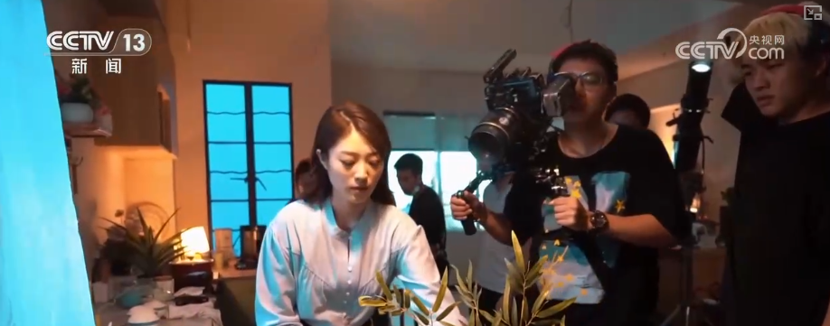 “人工智能与消费结合”“超级连接器”……多元视角启迪“新三样”全新表达模式