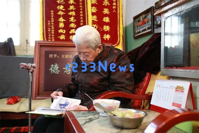 她坚定地表示：“生死无畏，还有什么好怕的呢？”