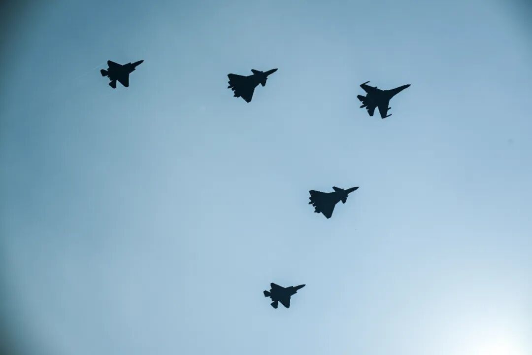 安全感升级！我们的新型战机威武登陆，助力国家防御能力提升！