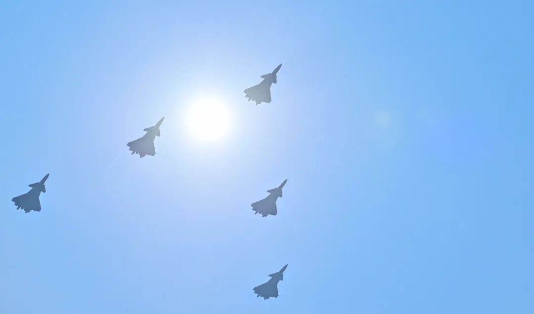 安全感升级！我们的新型战机威武登陆，助力国家防御能力提升！