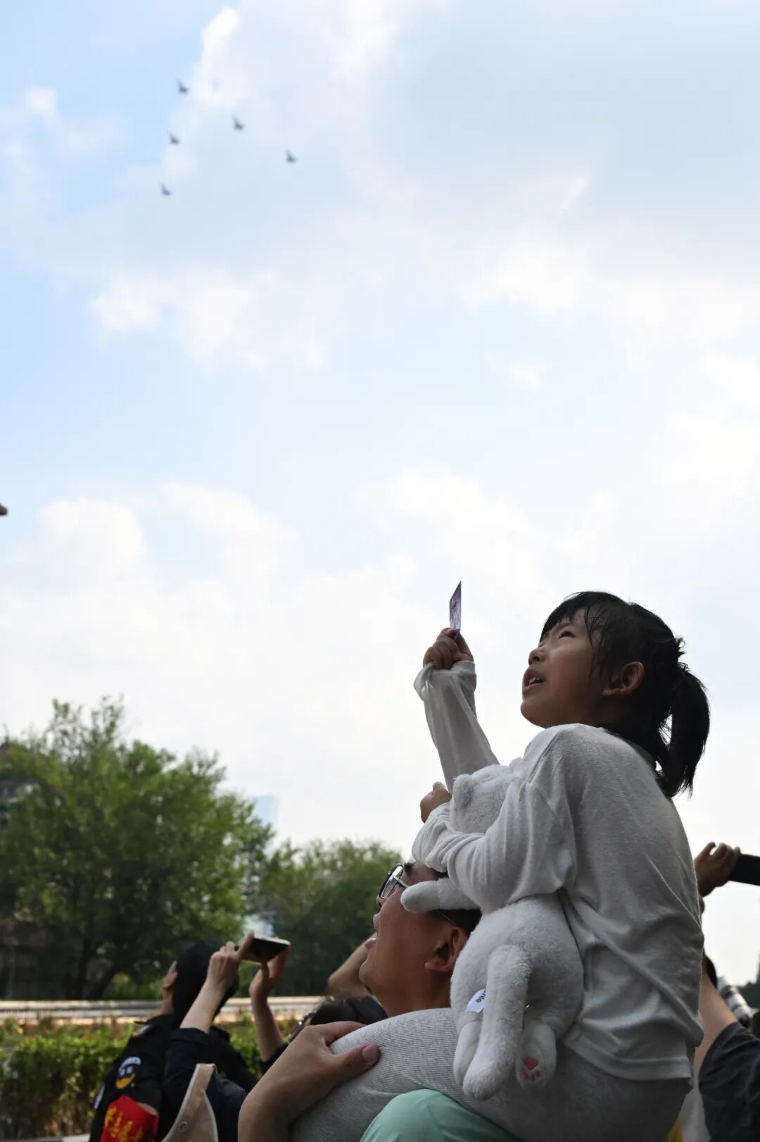 安全感升级！我们的新型战机威武登陆，助力国家防御能力提升！