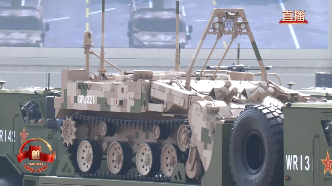 虽然从军迷变成了“军盲”，但我对此感到无比自豪与骄傲！