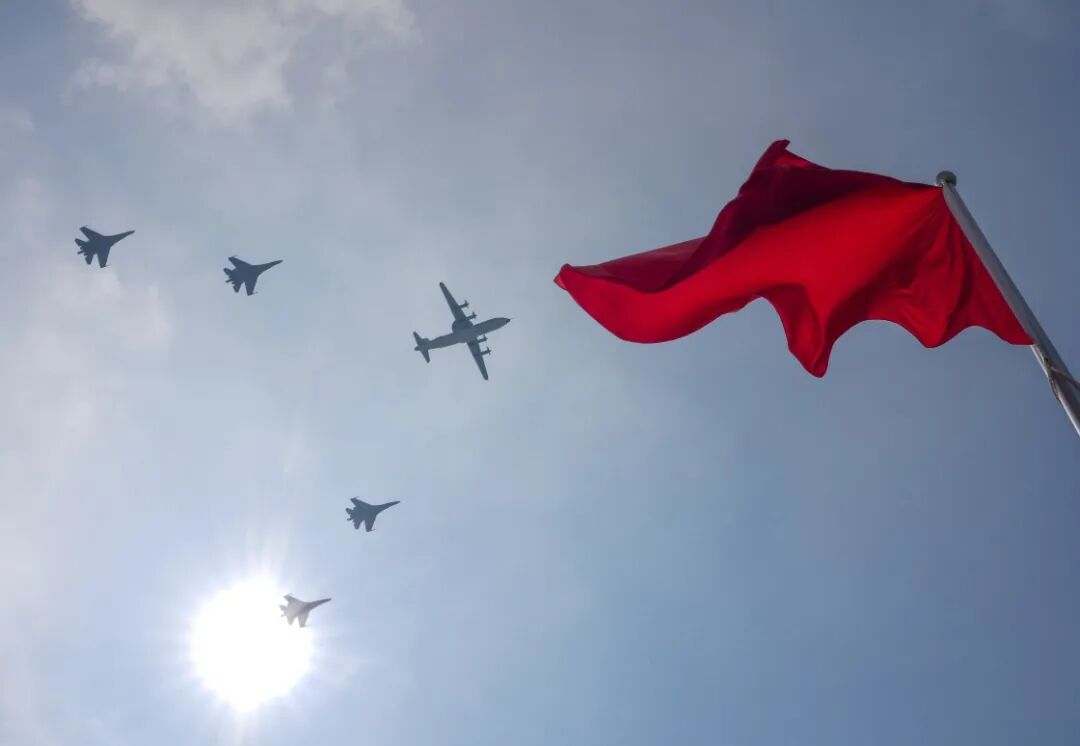 长空利剑，雄风勃发！见证空中梯队荣耀受阅的瞬间时刻