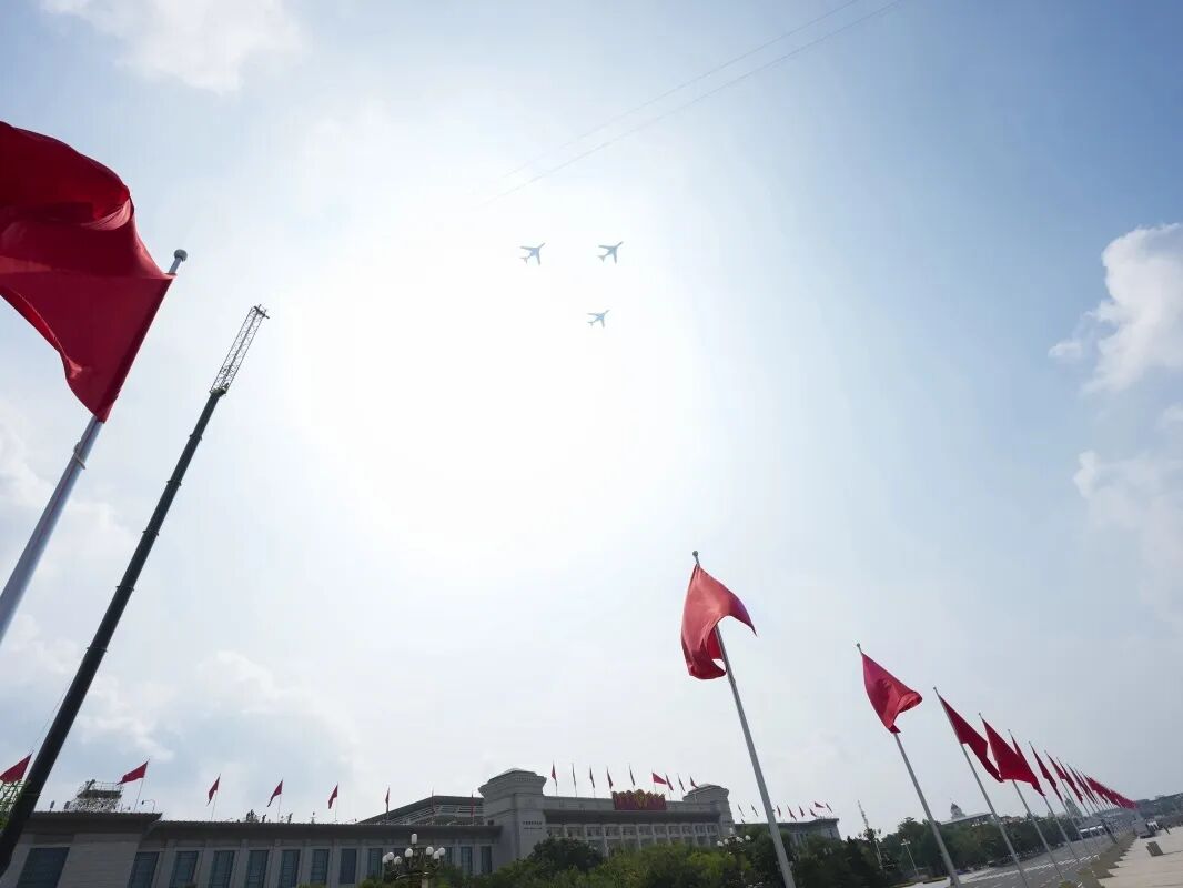 长空利剑，雄风勃发！见证空中梯队荣耀受阅的瞬间时刻