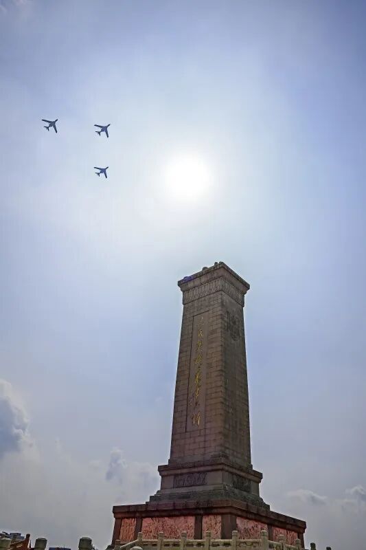 长空利剑，雄风勃发！见证空中梯队荣耀受阅的瞬间时刻