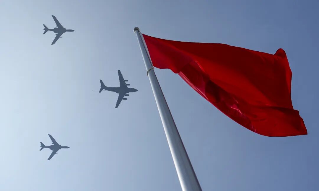长空利剑，雄风勃发！见证空中梯队荣耀受阅的瞬间时刻