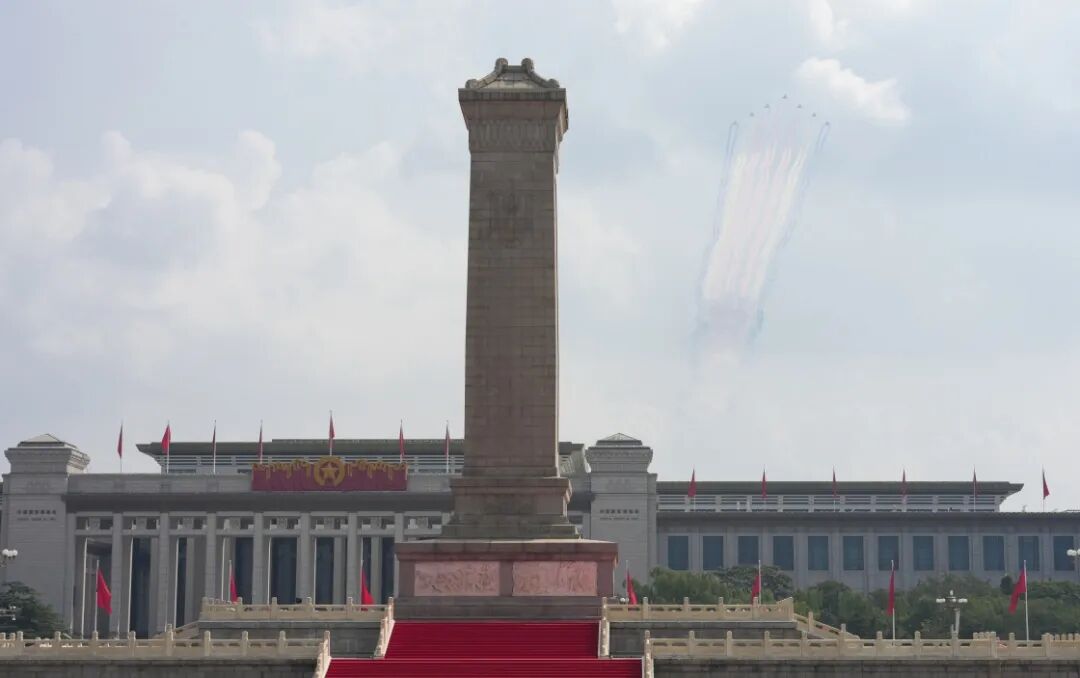 长空利剑，雄风勃发！见证空中梯队荣耀受阅的瞬间时刻