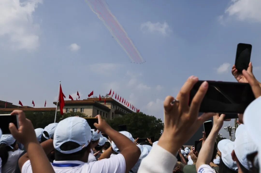 长空利剑，雄风勃发！见证空中梯队荣耀受阅的瞬间时刻