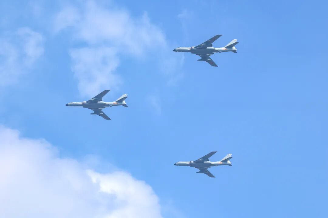 今天，我们的战机将只进行一次飞行任务！