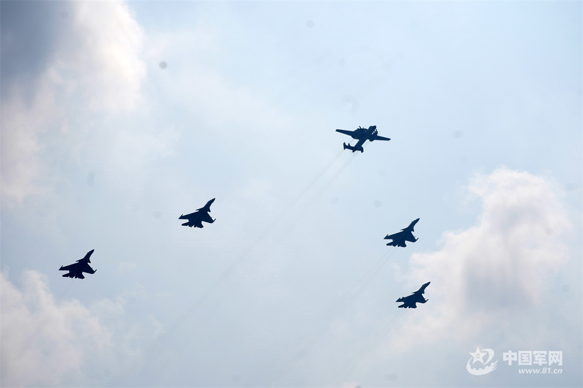 我在阅兵现场｜空中梯队献礼，致敬辉煌胜利时刻