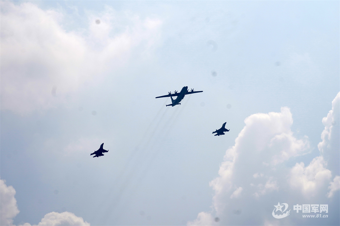 我在阅兵现场｜空中梯队献礼，致敬辉煌胜利时刻