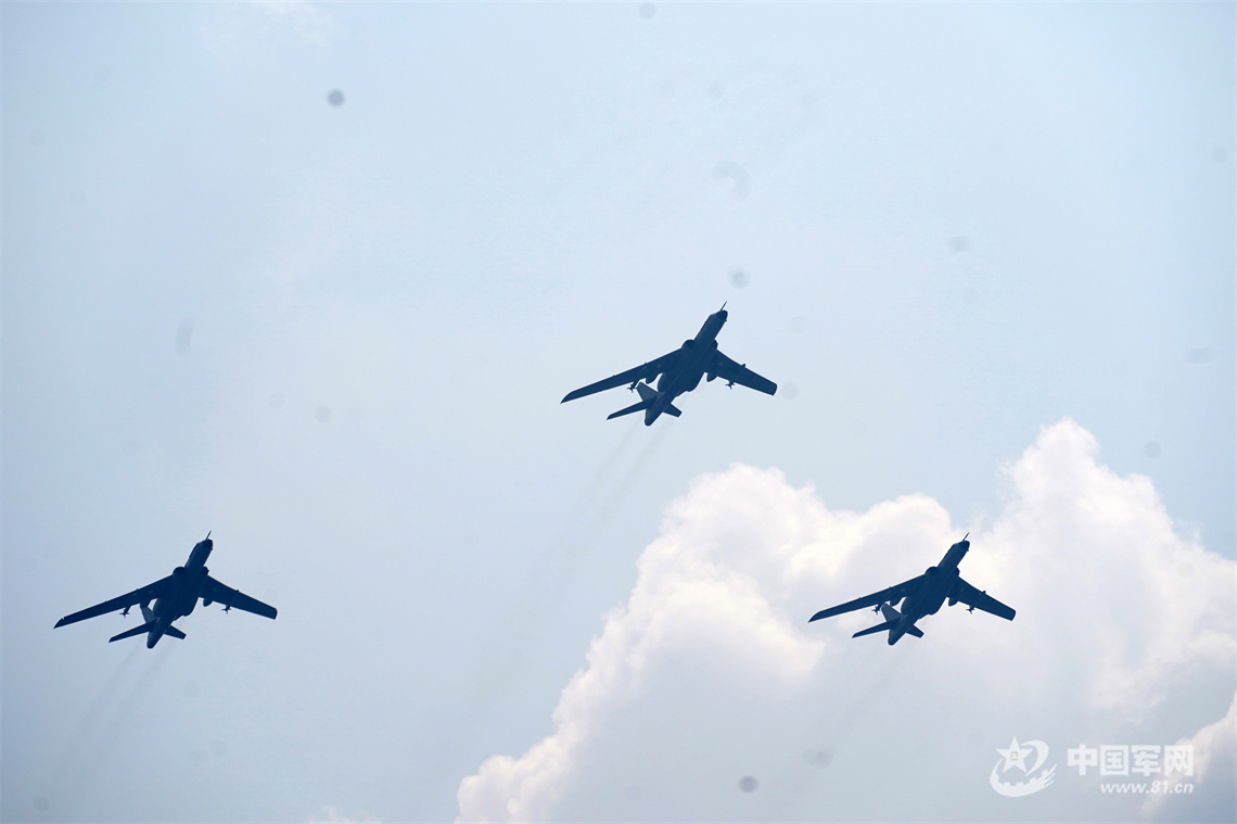 我在阅兵现场｜空中梯队献礼，致敬辉煌胜利时刻