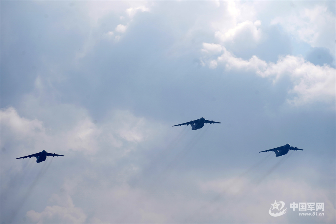 我在阅兵现场｜空中梯队献礼，致敬辉煌胜利时刻