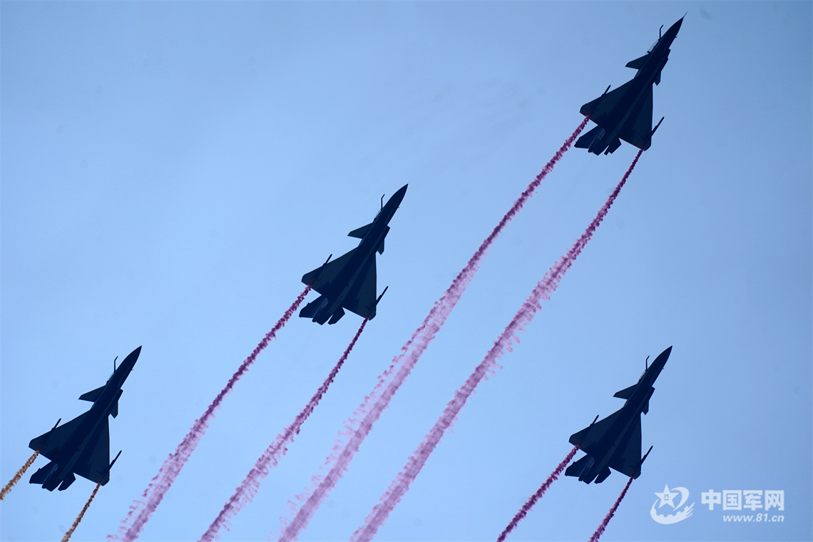 我在阅兵现场｜空中梯队献礼，致敬辉煌胜利时刻