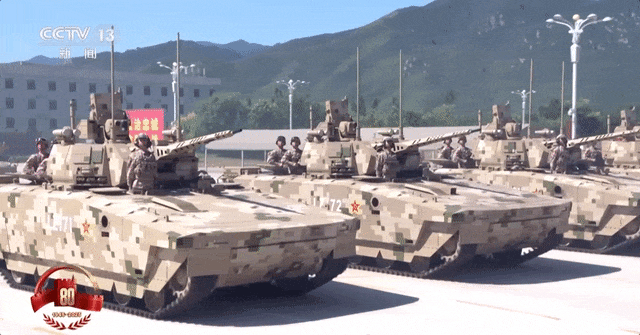 坦克是否配备后视镜？100款坦克介绍配有360度全景视觉系统