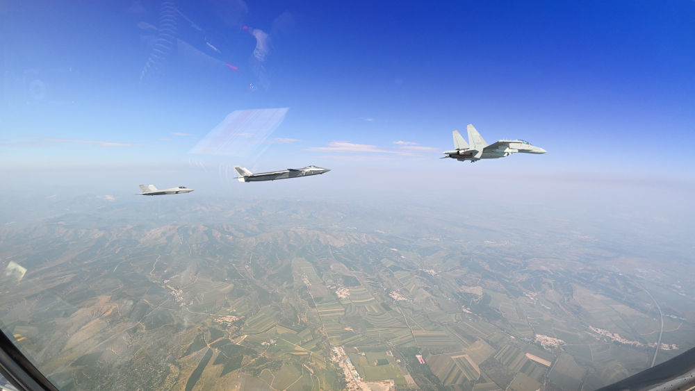 国社邀您从独特视角领略阅兵盛典的震撼与庄严