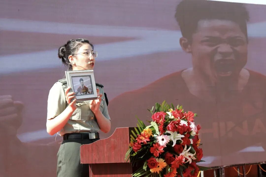 勇敢的上尉女军官，实现梦想成功考取北大研究生！