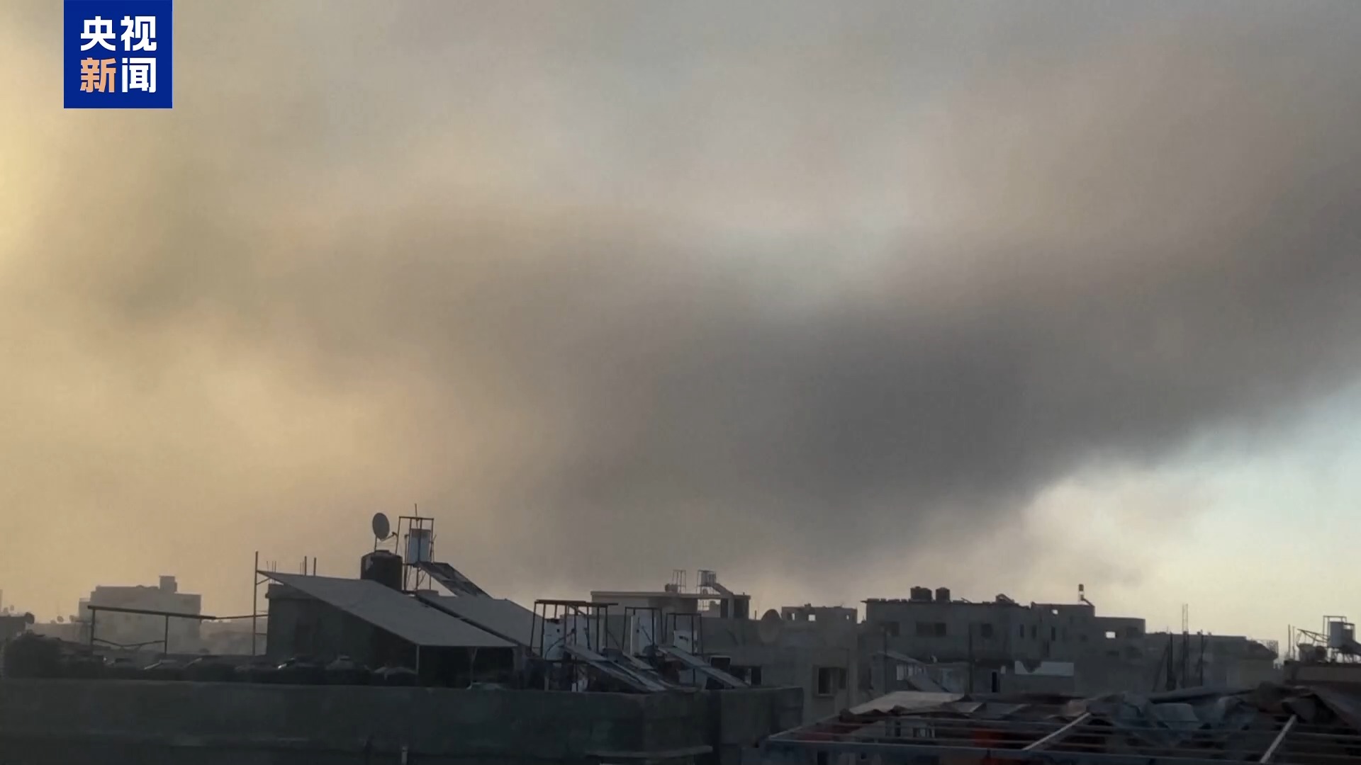 以色列军队持续攻击加沙城区导致多名武装分子死亡