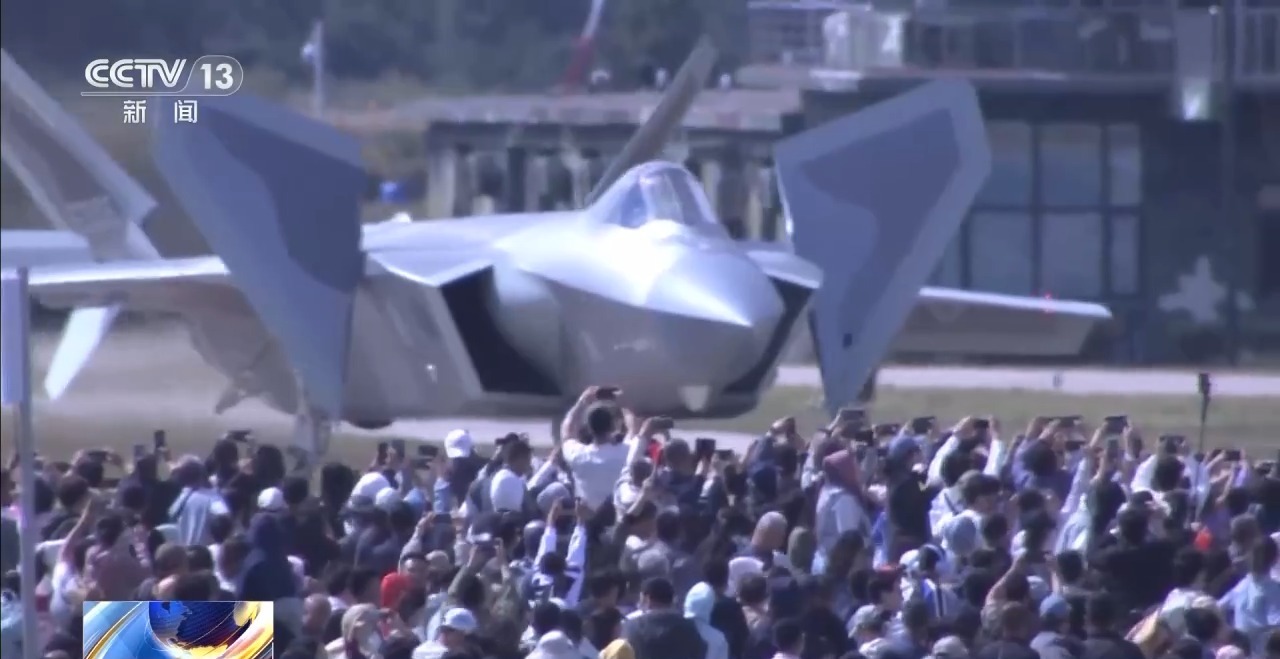 歼_20首次静态展示亮相空军航空开放活动预演日精彩回顾