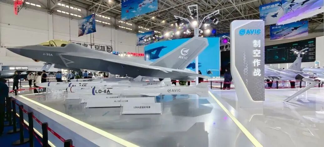 盛典开启！人潮汹涌已形成长龙长队……