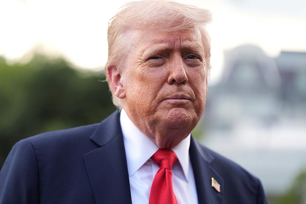 知情人士透露特朗普正在考虑向乌克兰提供远程武器 但尚未做出明确承诺