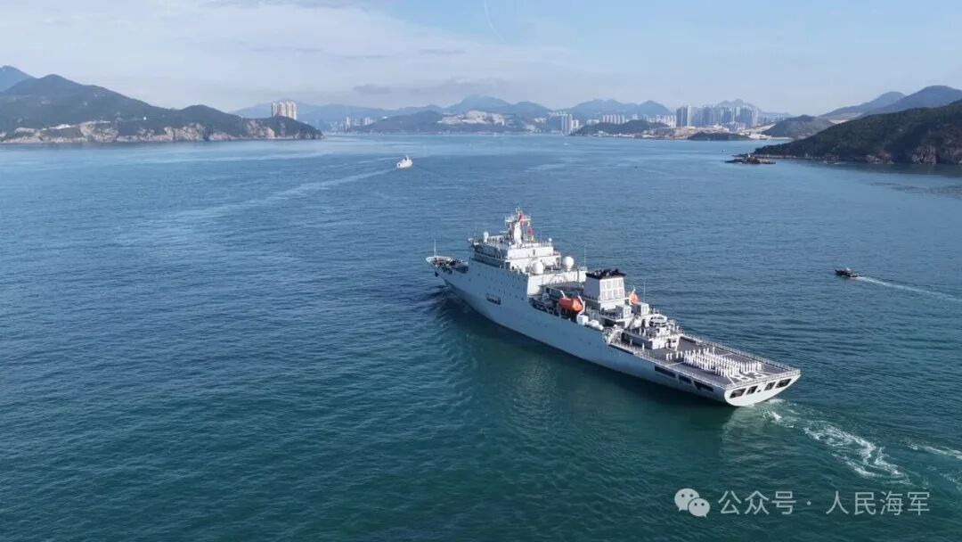 海军83舰编队成功抵达香港将举行舰艇向公众开放活动