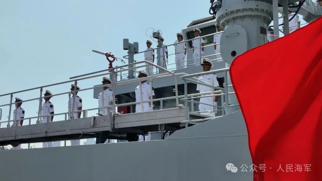 海军83舰编队成功抵达香港将举行舰艇向公众开放活动
