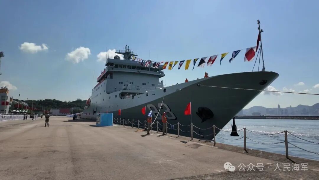海军83舰编队成功抵达香港将举行舰艇向公众开放活动