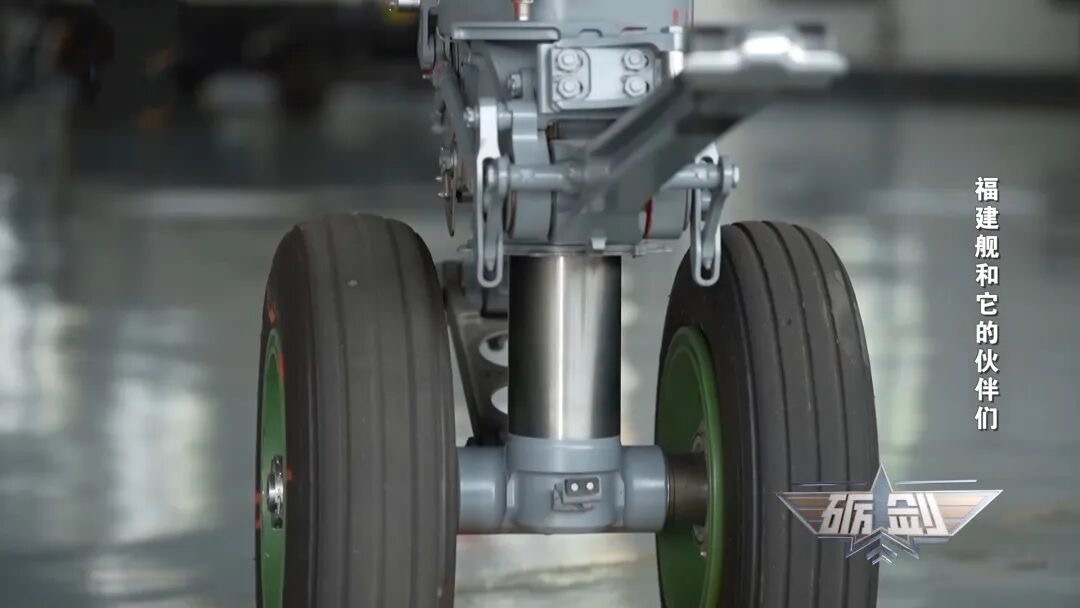 福建舰未来可能扩展的多种战斗能力与新型装备展望，想象无限可能