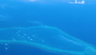 中国人民解放军南部战区在黄岩岛海域及周边区域展开战备警巡行动