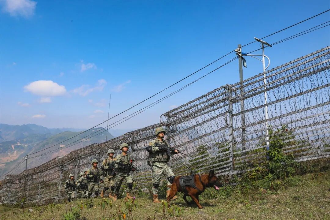 国庆长假，子弟兵用坚守与奉献为祖国献上最真诚的祝福与礼赞！