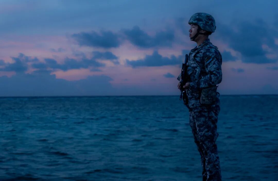 国庆长假，子弟兵用坚守与奉献为祖国献上最真诚的祝福与礼赞！