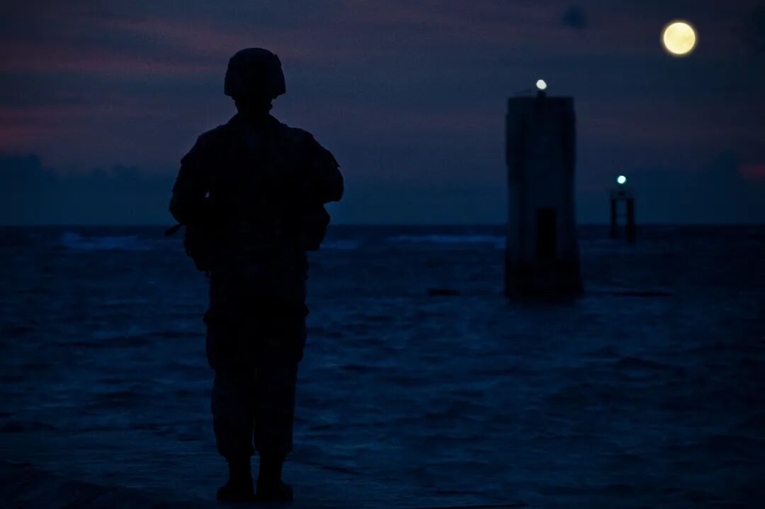 国庆长假，子弟兵用坚守与奉献为祖国献上最真诚的祝福与礼赞！