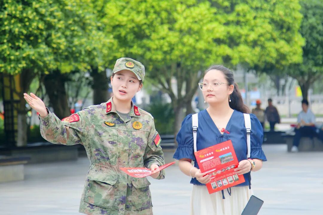 国庆长假，子弟兵用坚守与奉献为祖国献上最真诚的祝福与礼赞！