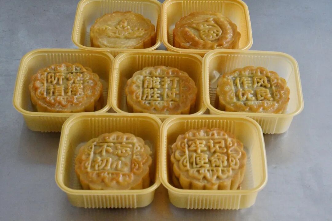 军人自制的月饼，香甜味道仿佛隔着屏幕都能感受到！
